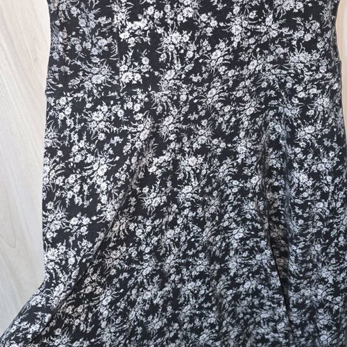 Floral midi dress with open back like new, black and gray, XL
