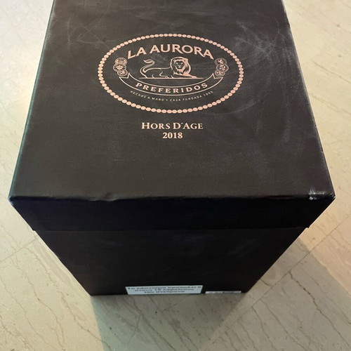 La Aurora Preferidos Hors d’Age 2018 collectible cigar humidor like new