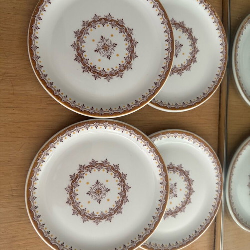Vintage pasta plates in like new condition