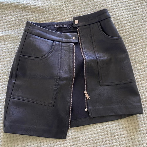 Stradivarius black mini skirt leather look size EUR 36 like new
