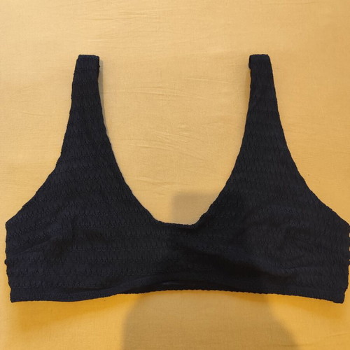 Black and white bikini XL used, comfortable and flattering fit