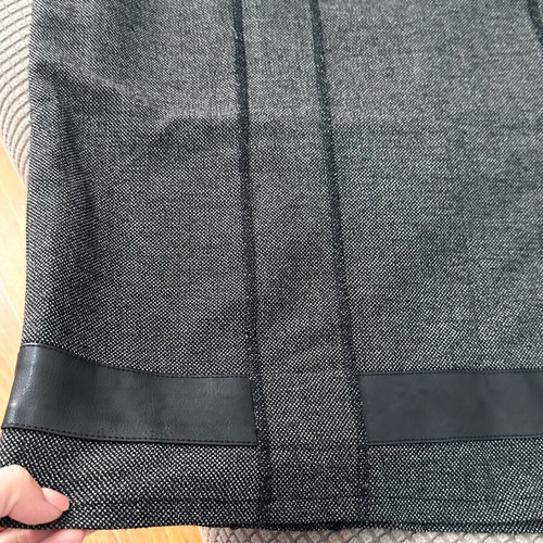 Gray textured skirt like new, size 52