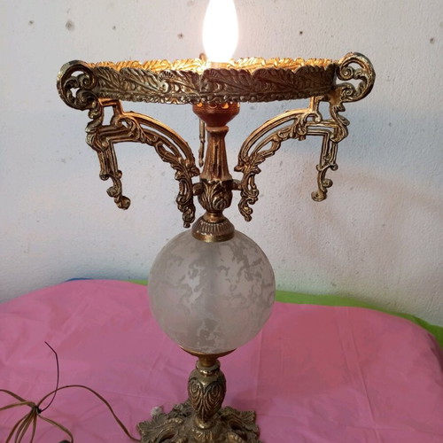 Vintage old lamp used, functional