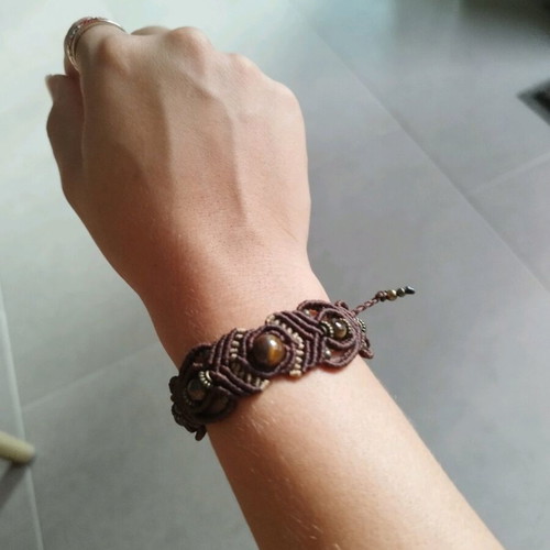 Handmade Macrame bracelet with Tiger Eye stones like new