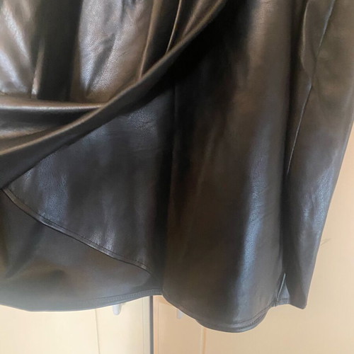 Piazza Italia midi black faux leather skirt new, size XL