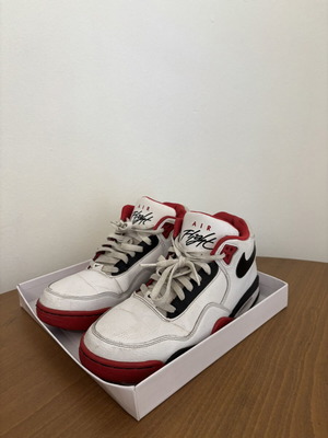 Nike Air Flight Legacy παπούτσια μεταχειρισμένα, νούμερο 43, άσπρο και κόκκινο