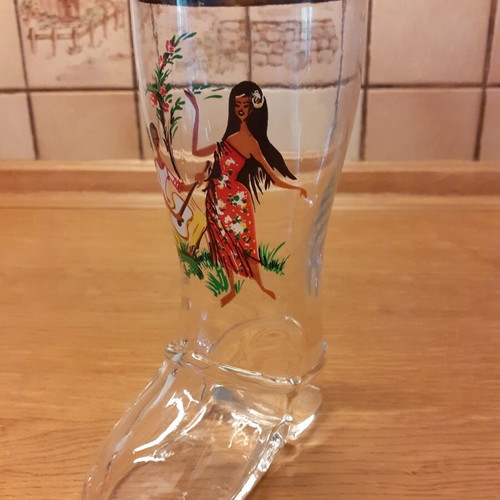 Vintage beer glasses with Honolulu girls designs, new, set of 5