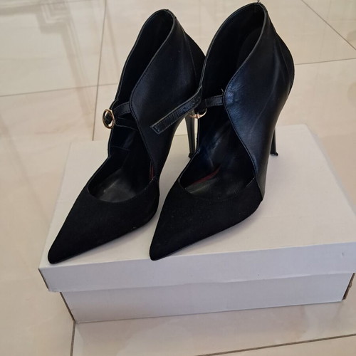 Amelia black pumps like new, size 37