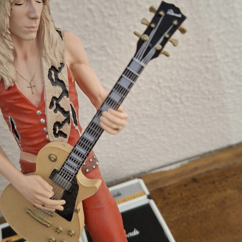 Randy Rhoads KnuckleBonz Limited Edition 1:9 Collectible Figure 1272/3000