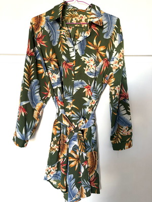 Tropical shirt dress mini with belt, like new, khaki floral print
