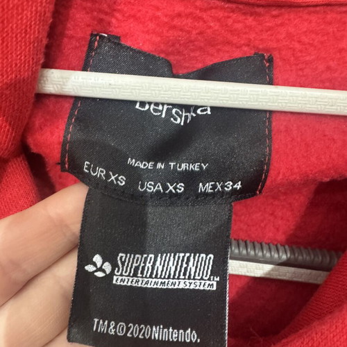 Bershka men's Nintendo sweatshirt XS used, red
