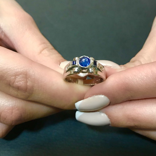 18k ring with sapphires and brilliants new