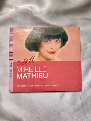 Mireille Mathieu L'Essentiel CD used (2004)