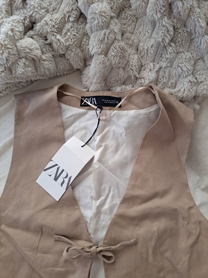 Zara vest new with tags, beige, size M