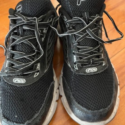 Fila sneakers size 44 like new, black