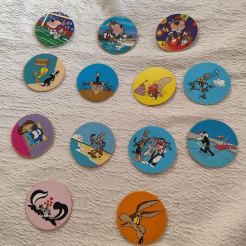 Looney Tunes Cheetos Tasty Tops collection like new