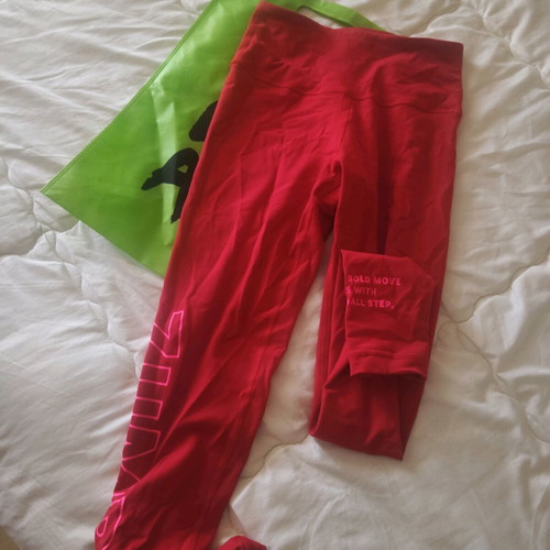 Zumba Wear red leggings new, size S