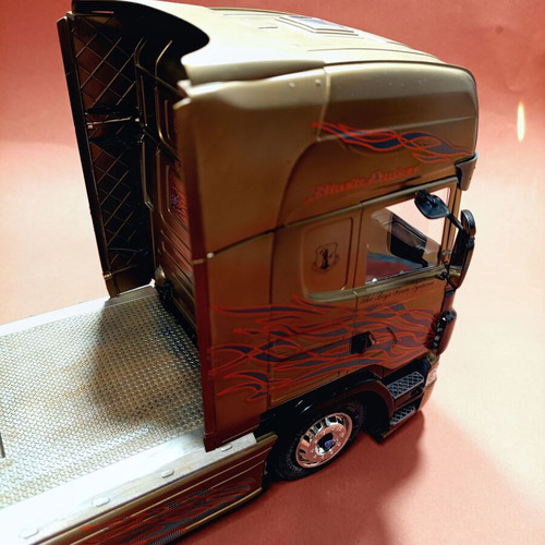 Scania R730 plastic model 1/24 new