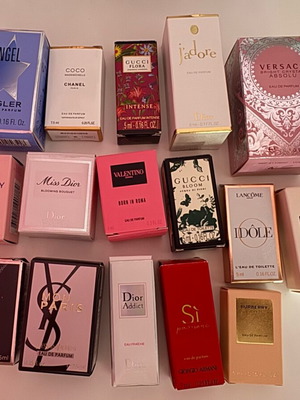 Mini perfume boxes like new, assorted packaging
