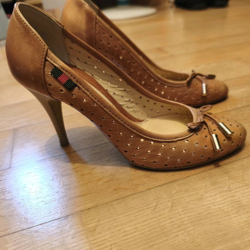 Rollini tan pumps, 9 cm heel, like new, leather
