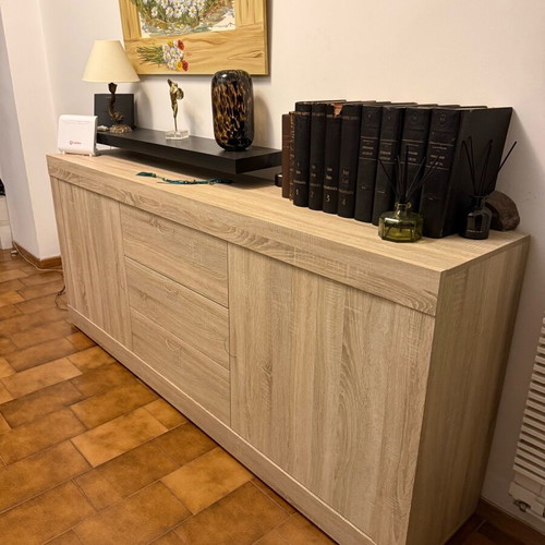 Modern Minimal Buffet like new with ample storage space