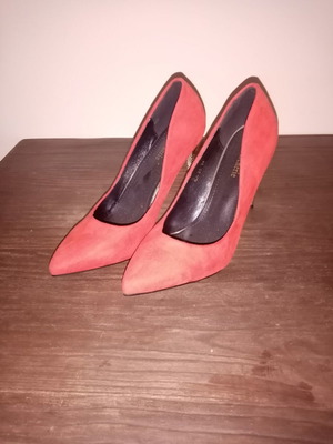 Red pumps with gold heel new, size 38
