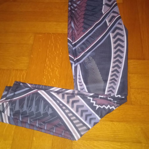 Baya leggings Small used, multicolor with nice print