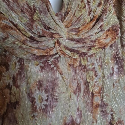 BSB cocktail blouse like new, gold with golden details