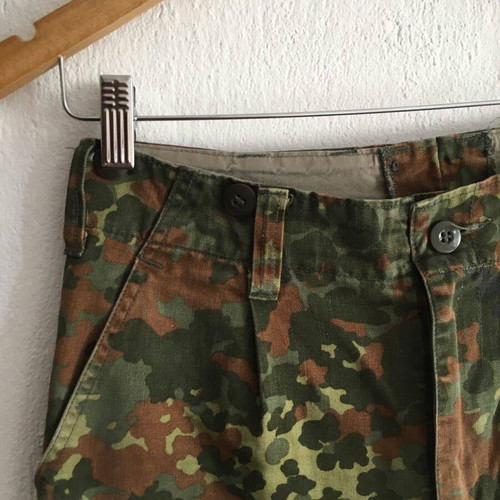 Vintage German military camouflage cargo pants S