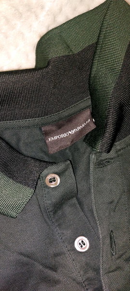 Emporio Armani t-shirt polo σε κυπαρισσί χρώμα.αφόρετο