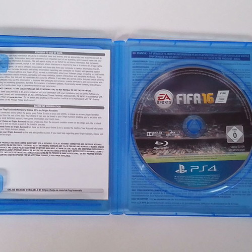 PS4 FIFA 16 game used, fully functional
