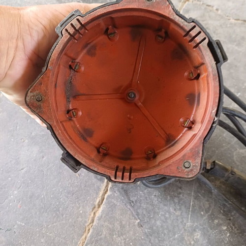 Mercedes 126 distributor cap with spark plug wires used