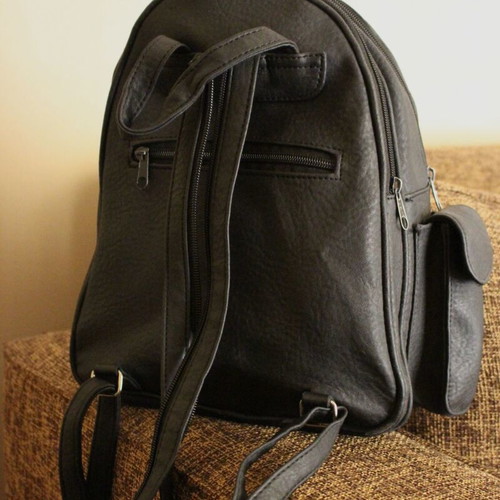 Charm&Shape backpack like new, black
