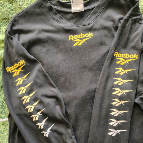 Reebok Long Sleeve Multi Vector Tee used, size L, black and yellow