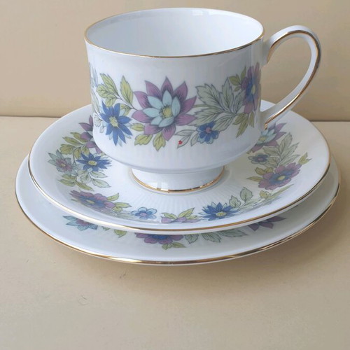 Paragon vintage triple set Cherwell porcelain like new