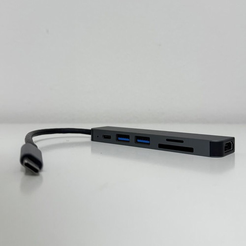 USB-C Hub 6-in-1 with HDMI, USB 3.0 and Card Reader new