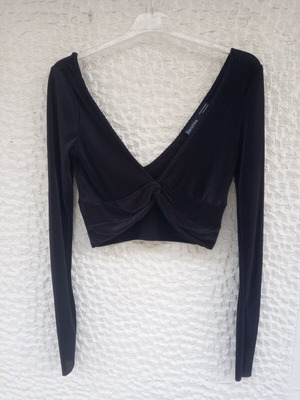 Bershka Black Crop Top With Front Twist Size M Like New