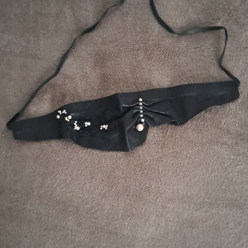 Leather necklace like new, 32 cm length, black with pearls and sequins