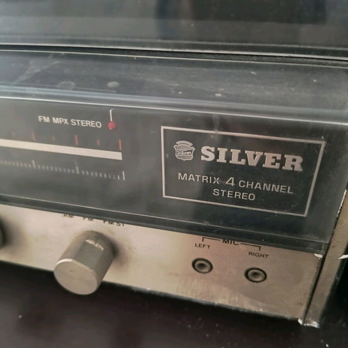 Sound system turntable with cassette radio like new without needle