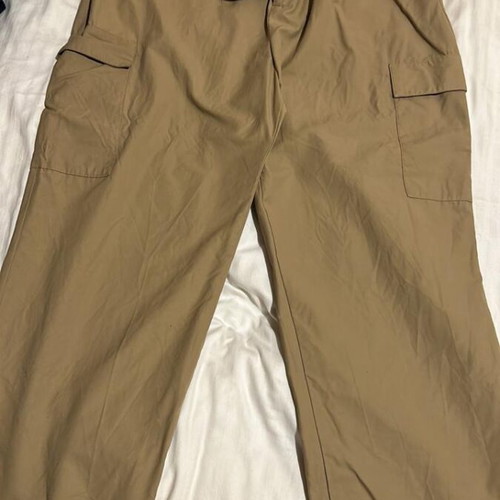 Zara women's cargo pants beige size L like new with belt