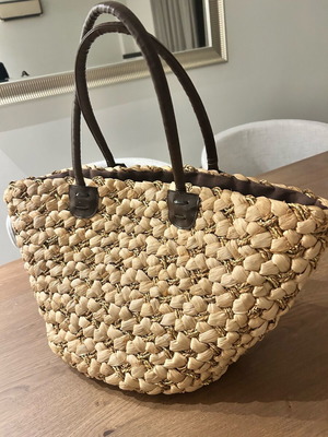 Straw beach bag