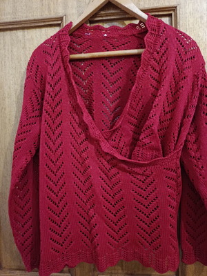 Women's knitted sweater used, red, size M