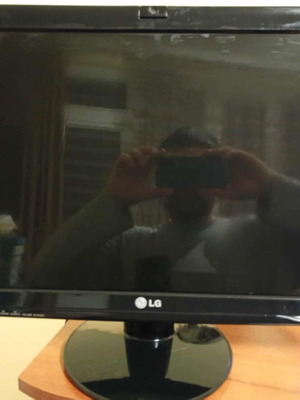 LG Flatron W2271TC 22 inch monitor like new, Full HD, webcam