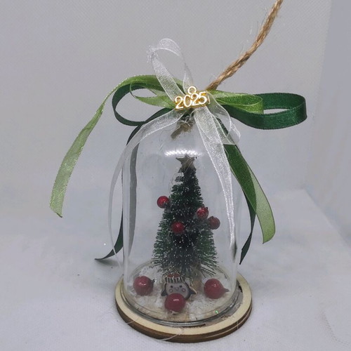 Plastic dome with tree and ribbons new