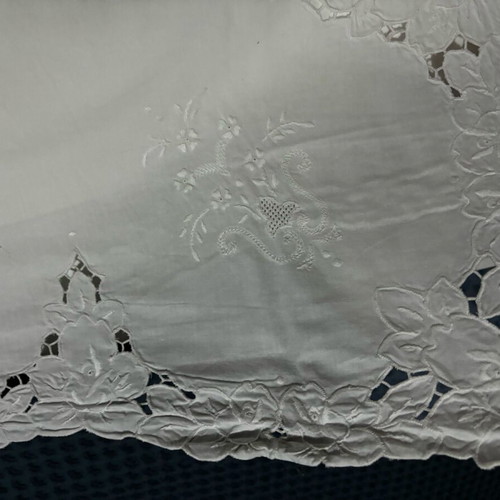 Bed sheet 2.30x2.70 with two pillowcases 50x75 like new