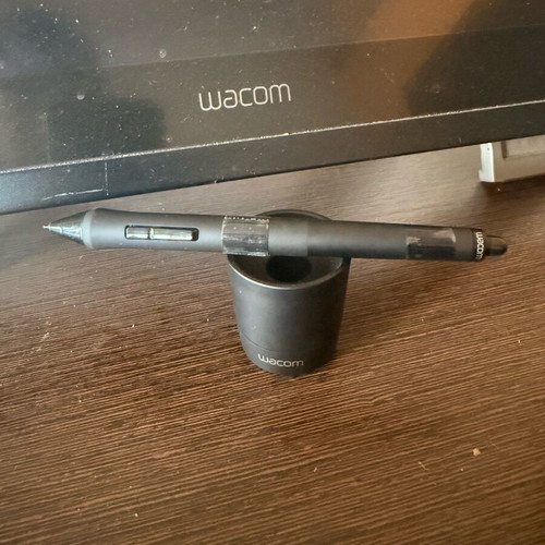 Wacom Cintiq 21UX used interactive display with Wacom Pen
