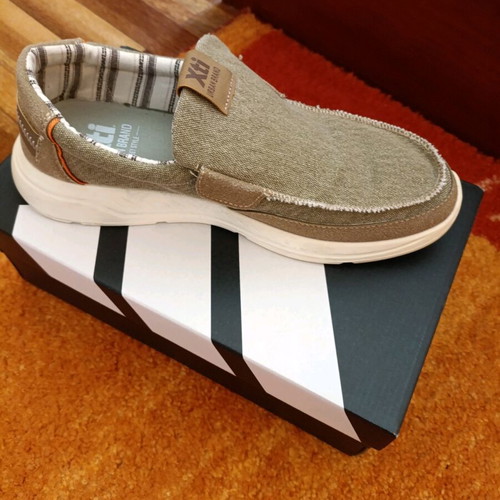 Xti Urban men's shoes oil color like new, size 43