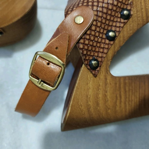 Yoshino sandals like new, brown with wooden heel, size 39