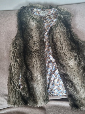 Γιλέκο Attrattivo από συνθετική γούνα σαν καινούργιο