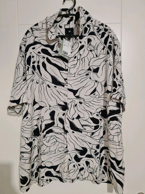 H&M men's shirt new with floral patterns, XXL, black and white